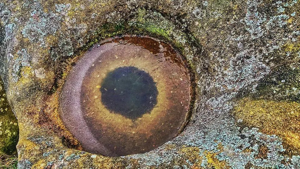 Nature's eye is always watching! Bizarre frost formation on a rock found in Derbyshire Peak District, UK - BAP NEWS