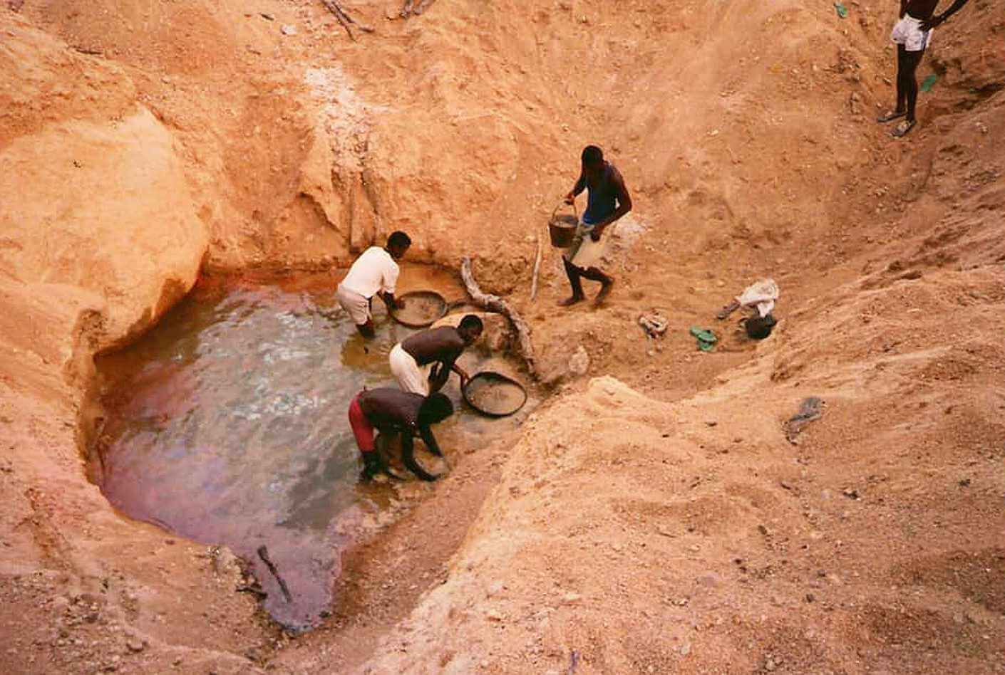 The Pitoni Sky Stones: Did Extraterrestrials Visit West Africa Thousands of Years Ago? - Collective Spark