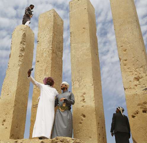 Ancient temple left neglected as Yemen war threatens history