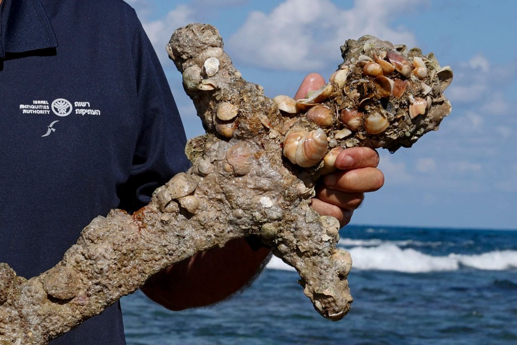 900-Year-Old Sword Dating Back To The Crusades Found At The Bottom Of the Mediterranean Sea - T-News