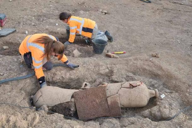 40 Skeletons in Giant Jars Found in the Corsica Necropolis