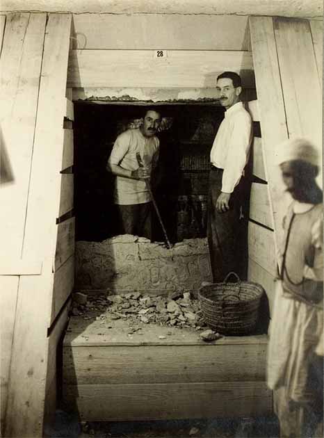 The Discovery and Treasures of King Tutankhamun’s Tomb