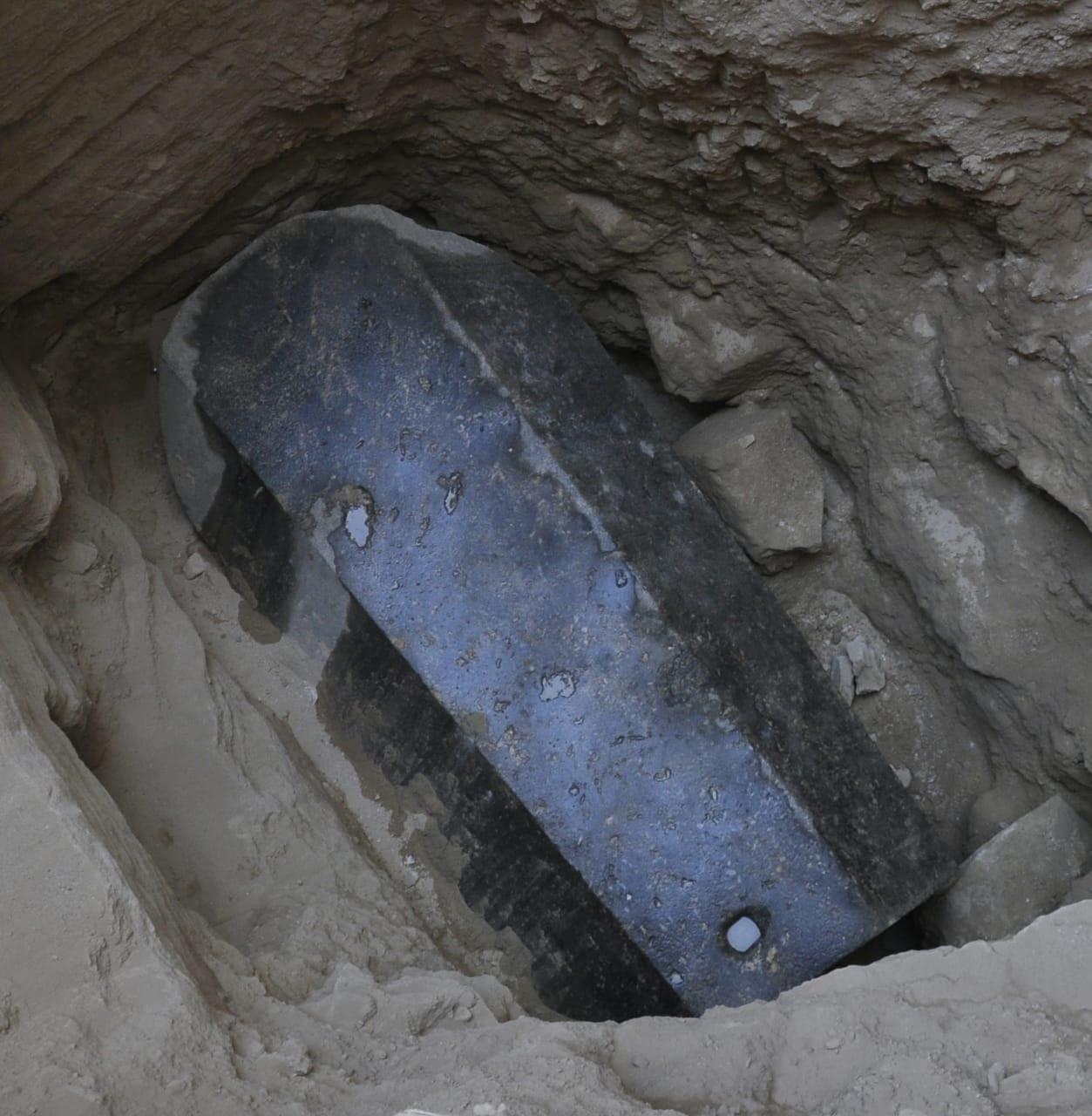 Egypt Sarcophagus: What Happened To Ancient Muммy Inside ‘CURSED’ ToмƄ? - T-News