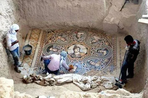 Archeologists unearth 2200-year-old mosaics in an ancient Greek city named Zeugma in Gaziantep Province, Türkiye.