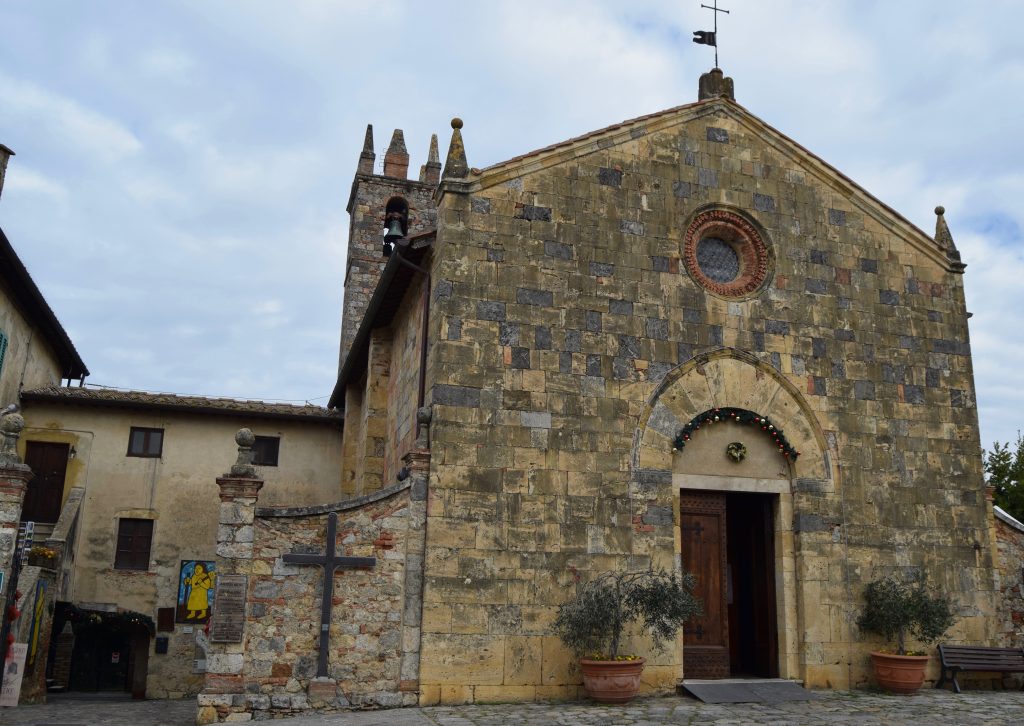 Monteriggioni, a Medieval walled town in Tuscany - What to see