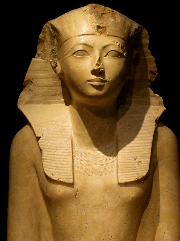 Cleopatra: A Multilingual Scholar and Pioneer in Ancient Knowledge