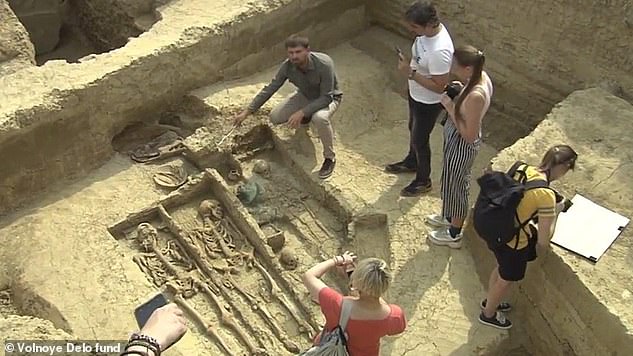 1,500-Year-Old Crypt of rich warrior buried with wife and children discovered in Ancient Russian City - T-News