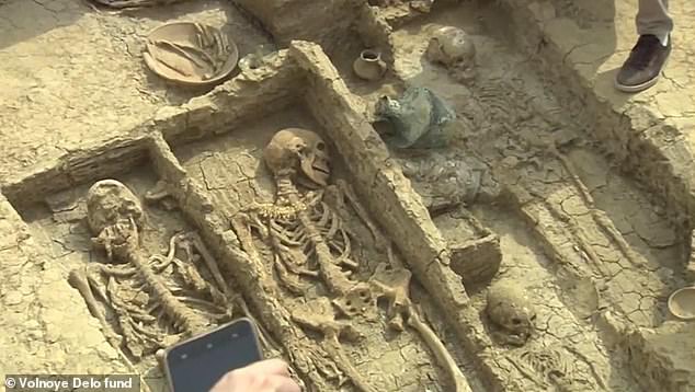 1,500-Year-Old Crypt of rich warrior buried with wife and children discovered in Ancient Russian City - T-News