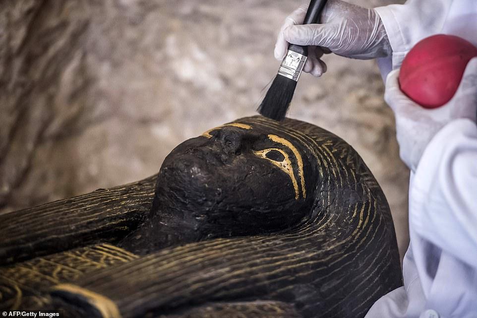 Unprecedented Discovery: First-Time Opening of Intact Sarcophagus Stuns Archaeologists