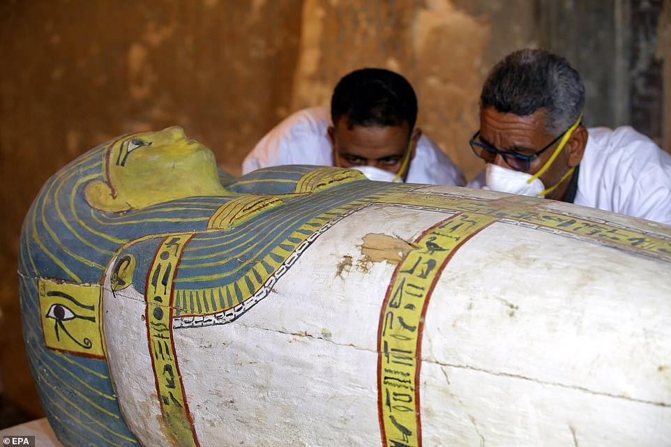 Unprecedented Discovery: First-Time Opening of Intact Sarcophagus Stuns Archaeologists