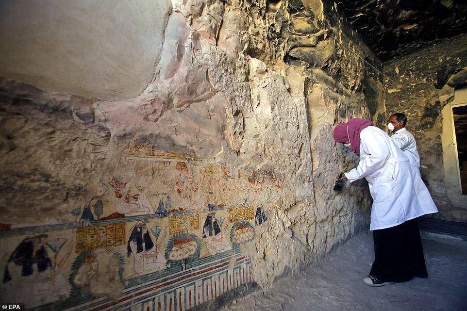 Unprecedented Discovery: First-Time Opening of Intact Sarcophagus Stuns Archaeologists