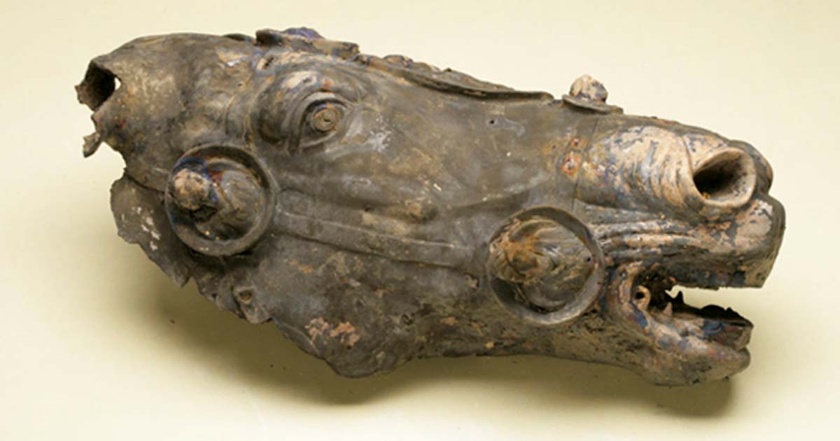 German Farmer Lands $1 Million Reward for Rare Bronze Horse Head Found on His Property - T-News