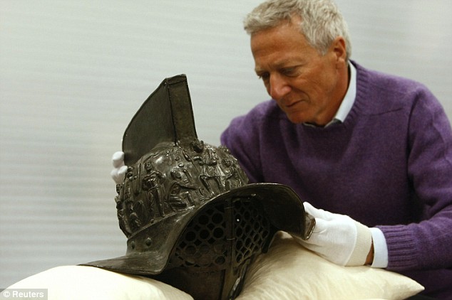 The gladiator helmet found in Pompeii’s ruins dates back 2,000 years - NY NEWS