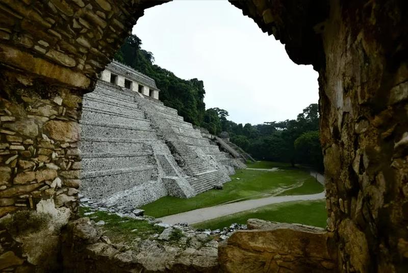 Atlantean sculpture discovered at Chichen Itza 