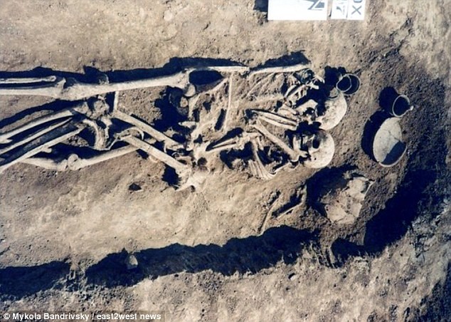 Ukraine woman buried ALIVE with dead husband found 3000 years later 