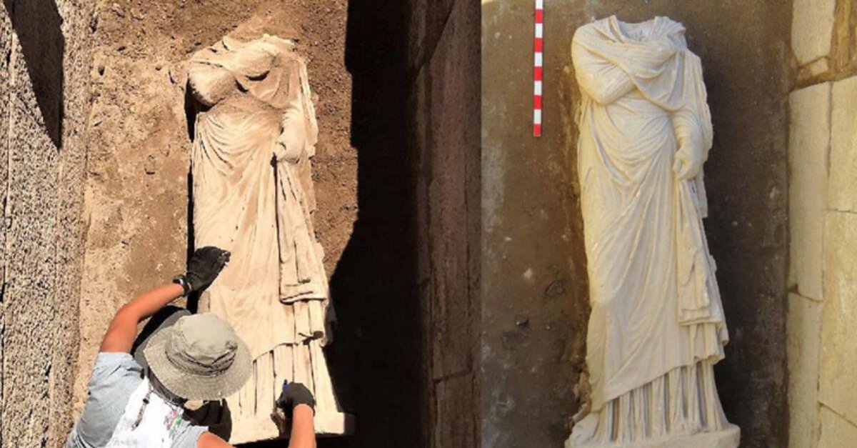 An ancient female statue from the Roman era, dating back 1,800 years, has been discovered in Anemurium, Turkiye