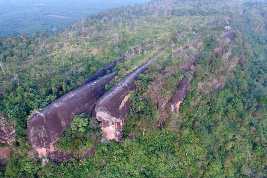 Hin Sam Wan, also known as Three Whale Rock